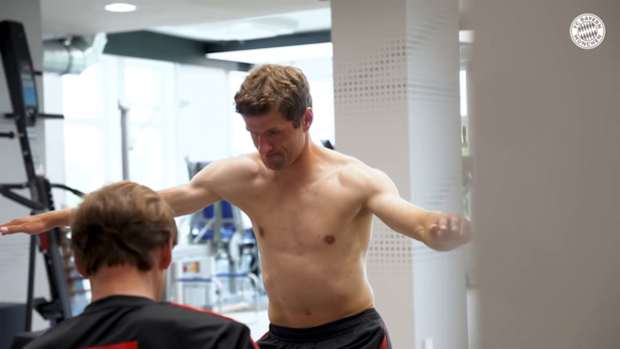 Behind the scenes: Lewandowski and Müller take performance tests
